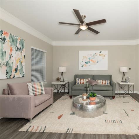 Spacious layouts and amenities welcome you home, along with exceptional service and an ideal location within walking distance to shopping, dining and entertainment options. . Spencer park row
